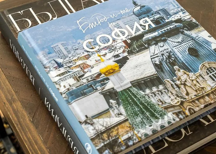 Elegant Getaway Near Iconic Eagles' Bridge アパート ソフィア