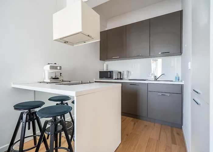 Διαμέρισμα Elegant Getaway Near Iconic Eagles' Bridge Σόφια